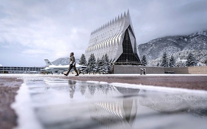 Học viện Không quân Mỹ tự sản xuất UAV tàng hình