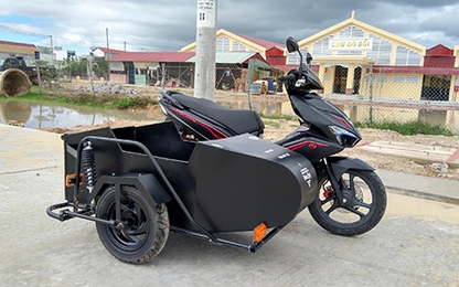 Thợ Việt chế thùng chở xe lăn cho Honda Air Blade