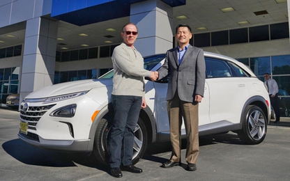 Xe điện chạy hydro Hyundai Nexo đầu tiên đến tay khách hàng