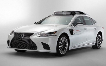 Toyota “khoe” tài xế ảo tự lái trên xế sang Lexus LS 500h