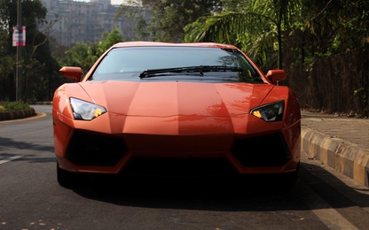 Honda đời cũ phù phép thành Lamborghini Aventador