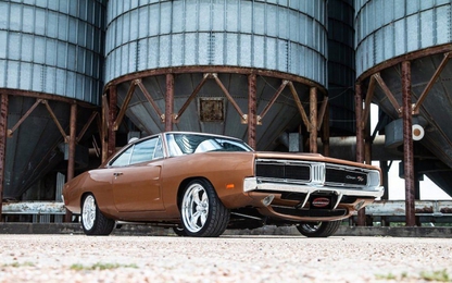 Xe cơ bắp cổ Dodge Charger Hellcat giá 5,7 tỷ