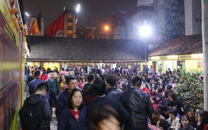 Hoạt động tín ngưỡng đang trở thành thị trường?