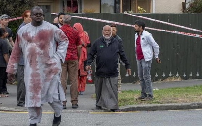 Người hùng bí ẩn tấn công thủ phạm xả súng ở New Zealand