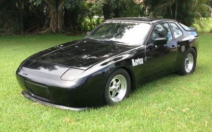 Ngỡ ngàng xem Porsche độ động cơ điện “hủy diệt” McLaren 720S trên đường thẳng