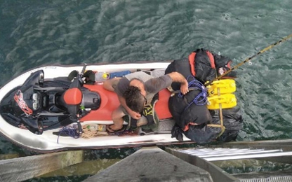 Trốn nã bằng môtô nước từ Australia, gần đến nước khác thì bị bắt