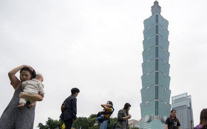 Dự trữ dầu thô Mỹ bất ngờ tăng, giá dầu giảm