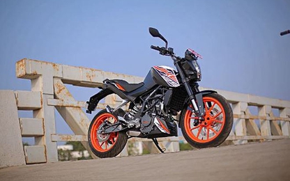 Đắt hàng, KTM 125 Duke 2019 tăng giá bán