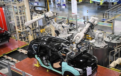 Trung Quốc công bố mức tăng trưởng thấp kỷ lục trong 27 năm