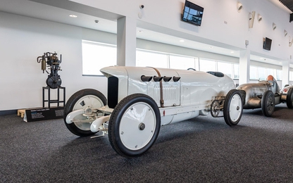 Chiếc xe đua Mercedes-Benz từng khiến 83 người thiệt mạng