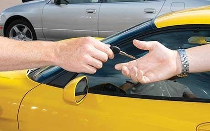 Thuê xe ô tô tự lái ngày lễ, thuê càng sớm giá càng rẻ