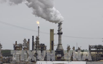 Giá dầu thế giới giảm do lo ngại nhu cầu yếu