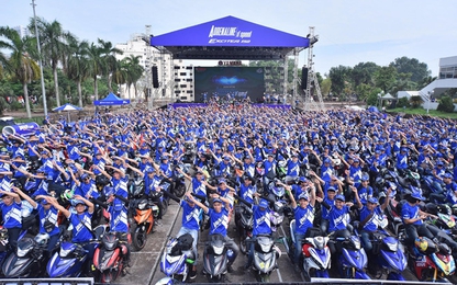 Tín đồ tốc độ chờ đón Exciter 150 bản Monster Energy