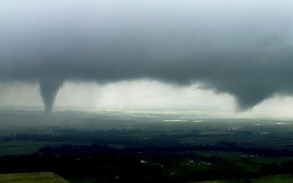 Lốc xoáy 257 km/h cuốn bay hơn 500 ôtô, thiệt hại 15 triệu USD