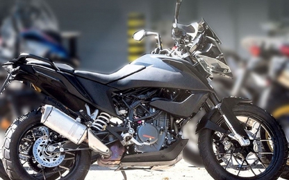 Mô tô PKL "phượt" giá rẻ KTM 390 Adventure được bán với 2 phiên bản?