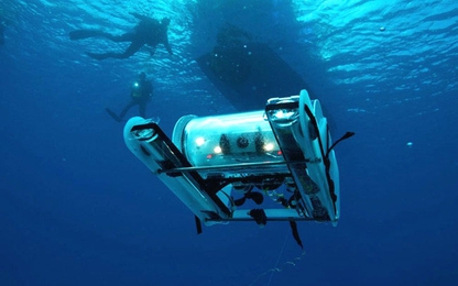 Thiết bị lặn tự sạc pin nhờ... phân cá