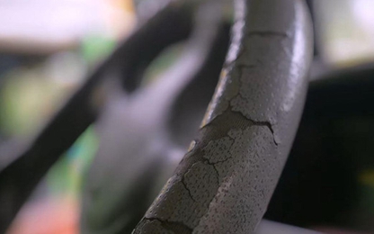 Kem chống nắng, nước rửa tay phá hỏng nội thất ôtô