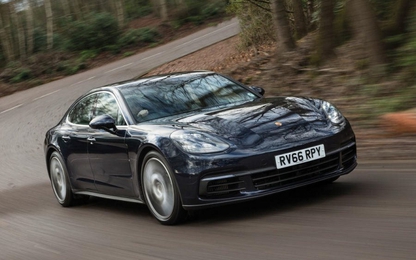 Porsche triệu hồi 100.000 xe vướng lỗi tự động di chuyển