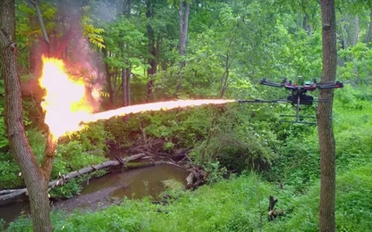 Drone phun lửa xuất hiện, giá không đắt và quá nguy hiểm