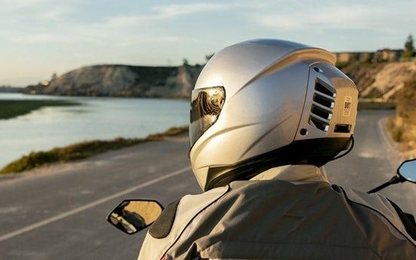 Mũ bảo hiểm tích hợp máy lạnh ra mắt, đi môtô khỏi lo nóng đầu