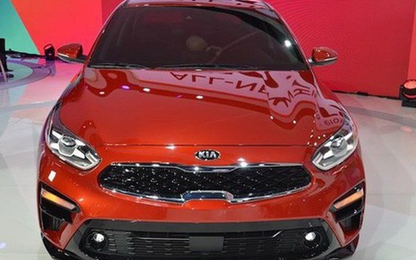 Ôtô nhập khẩu đổ mạnh vào Việt Nam trước ‘tháng cô hồn’