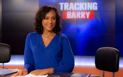 Nữ MC Mỹ chết vì máy bay rơi khi đưa tin phi công nhào lộn