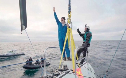 Người đầu tiên chinh phục điểm sâu nhất ở mọi đại dương