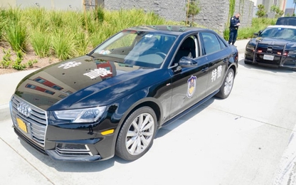 Tài xế bị bắt vì giả dạng xe cảnh sát