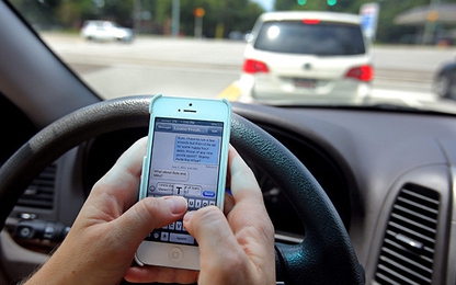Australia dùng công nghệ phát hiện tài xế dùng điện thoại khi lái xe