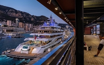 Siêu du thuyền đổ về triển lãm của giới nhà giàu