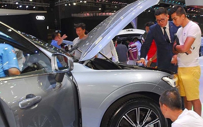 Ô tô giảm tiếp trăm triệu, xả kho từ nay đến mùa Tết