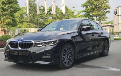 BMW triệu hồi hơn 250.000 xe vì lỗi camera lùi, gồm cả Rolls-Royce Cullinan