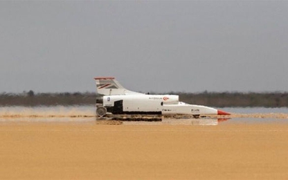 Siêu xe chạy với tốc độ 741km/h