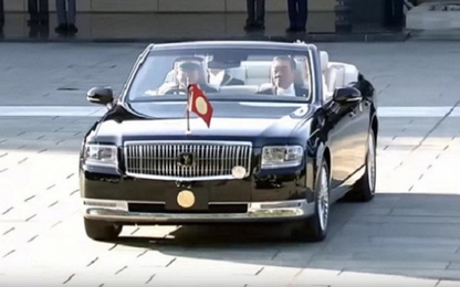 Toyota Century mui trần xuất hiện trong lễ đăng quang của tân Nhật hoàng