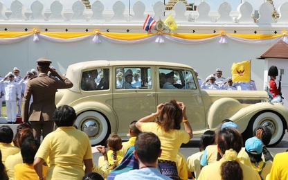 Quyết định bất ngờ chưa từng thấy của vua Thái