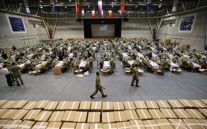 Singapore, Macau phân phối hàng triệu khẩu trang cho người dân