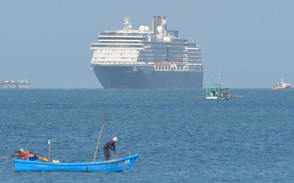 Du thuyền cập bến Campuchia sau 2 tuần không nơi nào nhận vì virus