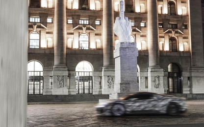 Siêu xe Maserati MC20 lần đầu xuất hiện ngoài đời như “bóng ma“