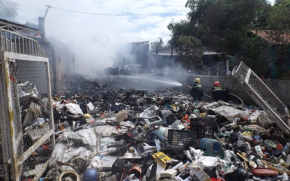 Huế: Cháy lớn ra tại cơ sở sản xuất phế liệu