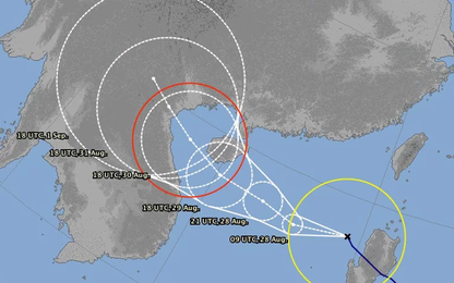 Bão mạnh cấp 8 vào biển Đông