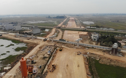 Công trường mùa xuân