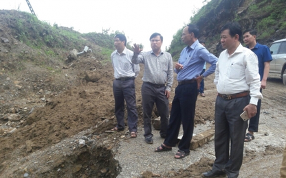 Nhiều điểm sạt lở do mưa lũ sẽ thông xe trong chiều nay