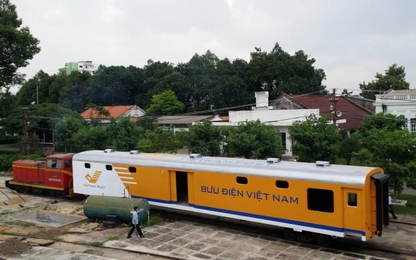 Chính thức khai thác toa tàu vận chuyển hàng bưu chính tuyến Bắc - Nam