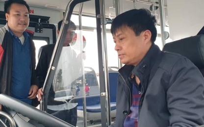 CSGT thổi nồng độ cồn xe buýt Cầu Bươu, tạm giữ 1 phương tiện