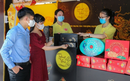 Mondelez Kinh Đô thắp sáng trăng rằm cùng dòng bánh thượng hạng Black & Gold