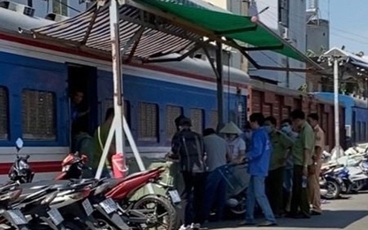 Mật phục bắt gọn lô hàng "đồ chơi người lớn" trên tàu Thống nhất