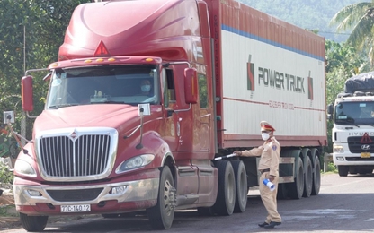 Lái xe hàng hóa tại Hà Nội phải tiêm ít nhất 1 mũi vaccine Covid-19