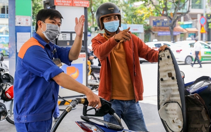 Giá xăng, dầu tăng kỷ lục, gần 30.000/lít xăng Ron 95