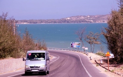 Xây dựng đường bộ ven biển qua 6 địa phương