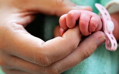 Cuba loại bỏ thành công lây nhiễm HIV từ mẹ sang con